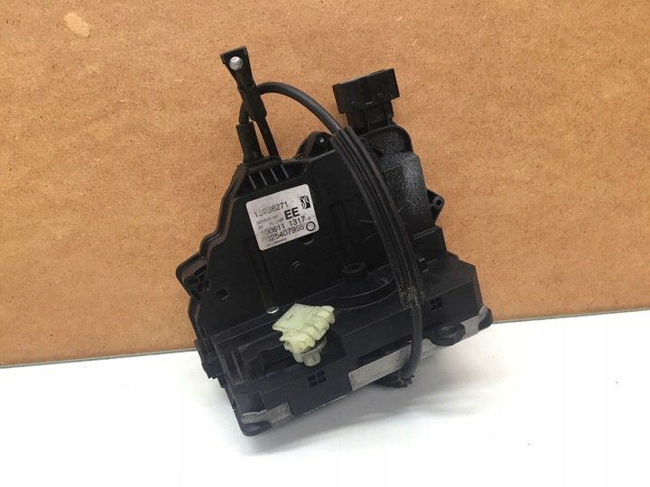 фото №1, Meriva b ii замок двері праві перед європа 6pin