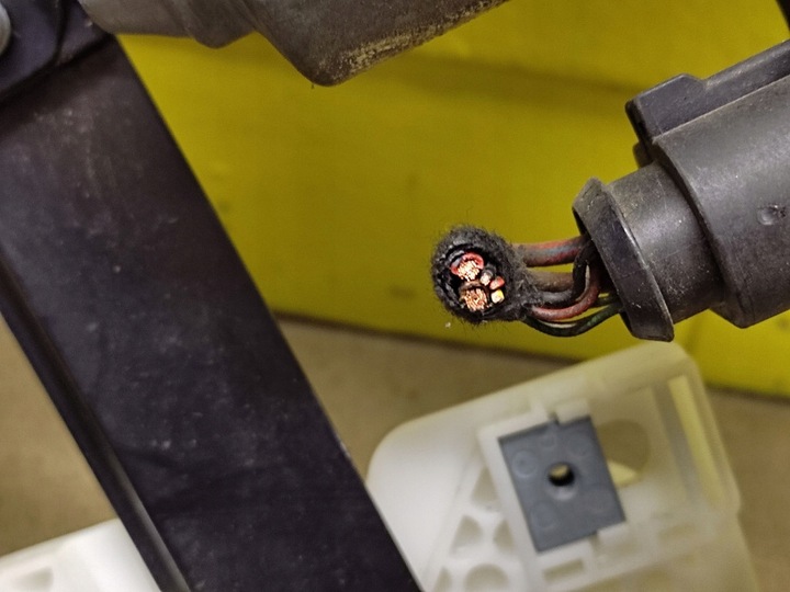 фото №7, Audi a3 8l подъемник стекла левый зад