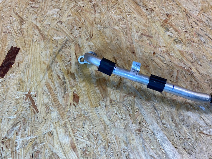 фото №6, Шланг шланг трубка кондиціонера land rover discovery sport m8d2-19n602-ab