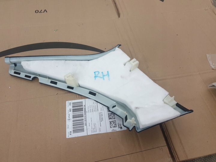 фото №4, Audi q8 обшивка стойка c правые чёрные