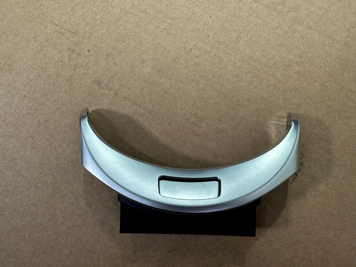 фото №5, Открытие бардачка, хром средний, кнопка mercedes c класс w205