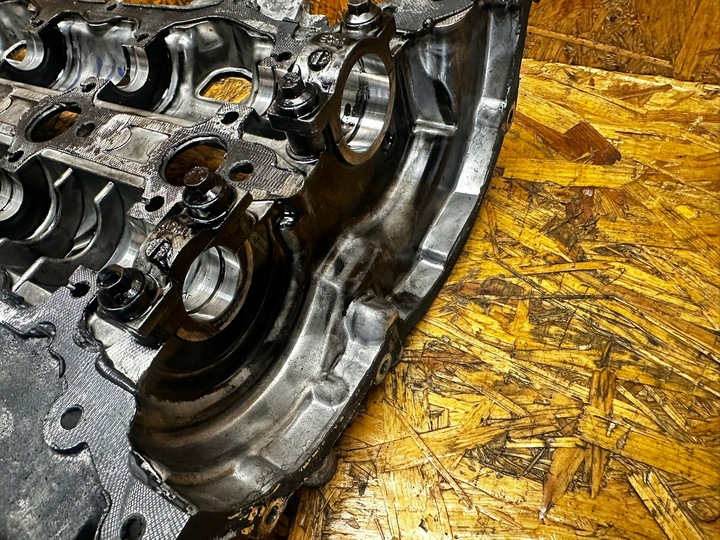 фото №7, Крышка клапанов master iii 2.3 dci 130c07155r