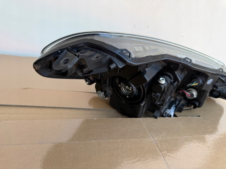 фото №11, Фара передняя левая toyota yaris iii 3 рестайлинг 17-20r линза led 81170-0dk10