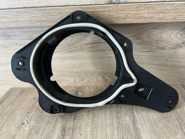 фото №1, Кронштейн крепление динамика дверь peugeot 3008 ii