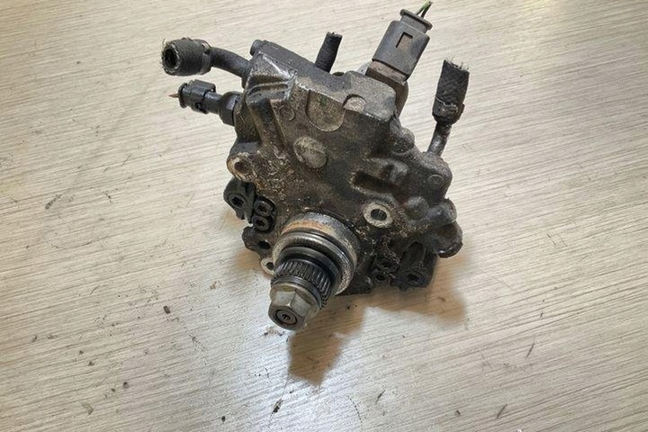 фото №1, Насос топлива mercedes-benz sprinter 5-t фургон 906 a6510701201 2.1l