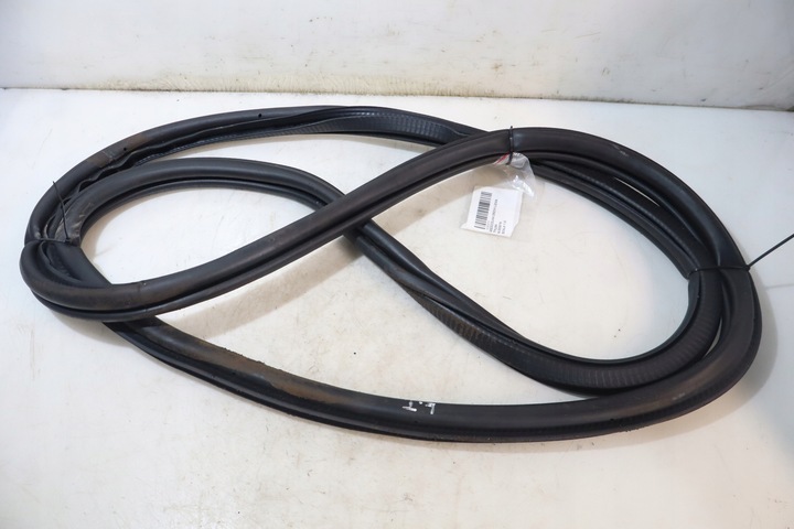 фото №1, Прокладка двері ліва задня skoda scala