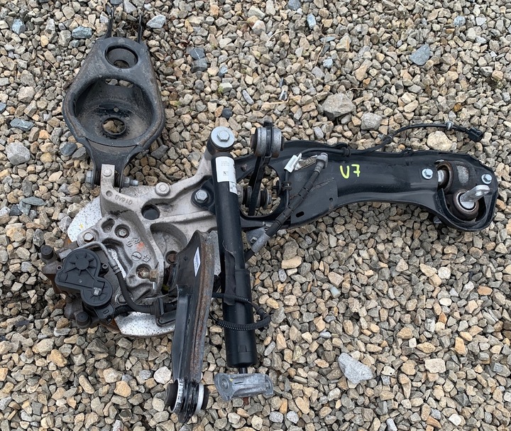 фото №1, Pacifica ii 16- 3.6 поворотный кулак рычаг суппорт амортизатор правый зад