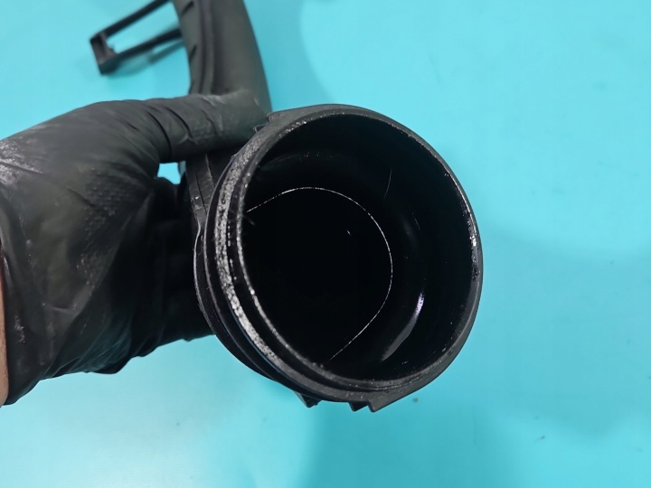 фото №8, Труба трубка  воздуха vw tiguan i 07- 03c145673c 1.4 tsi