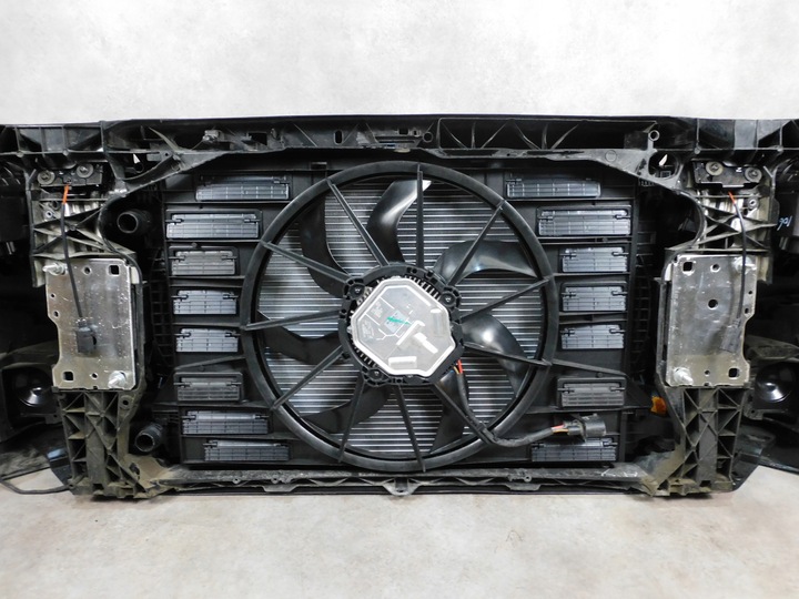 фото №13, Audi a4 b9 8w рестайлинг s line перед бампер лампы капот крылья pas полный led