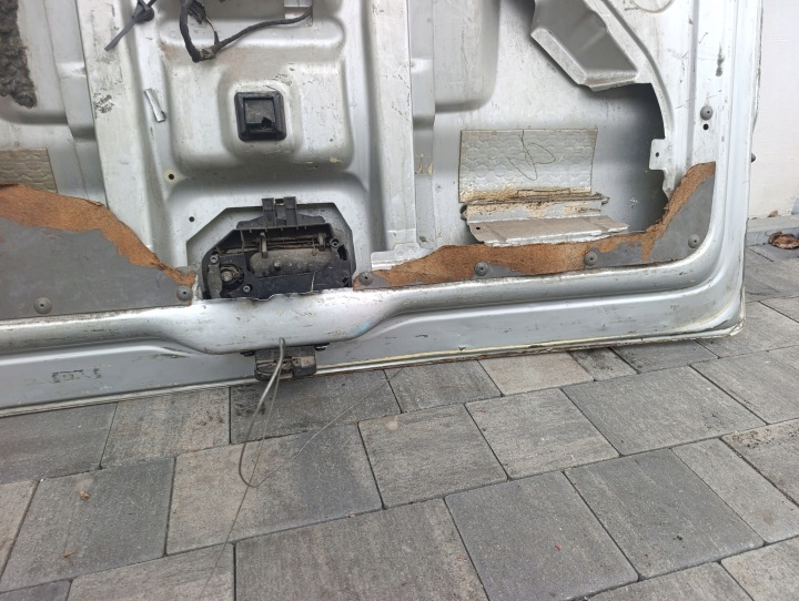 фото №13, Крышка крышка багажника зад vw t5 t5 рестайлинг комплектная