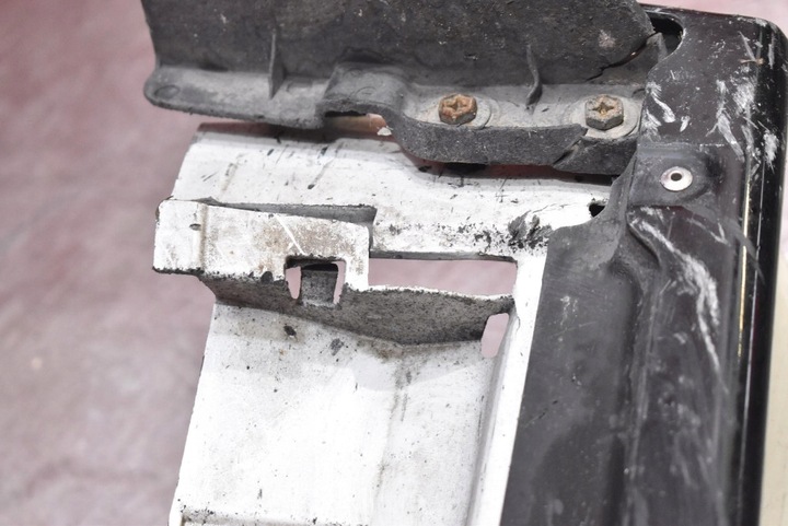 фото №13, Накладка пороговая правая белая toyota yaris 4 iv gr 3d hb 20-21