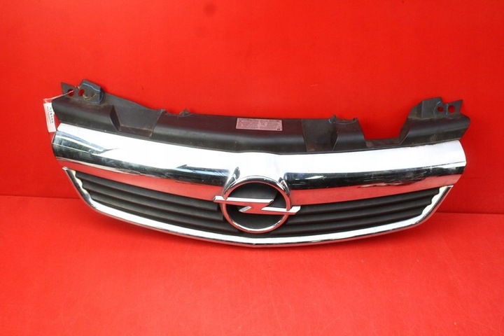 фото №1, Решітка решітка радіатора чорна 13136136 opel zafira b 05-10
