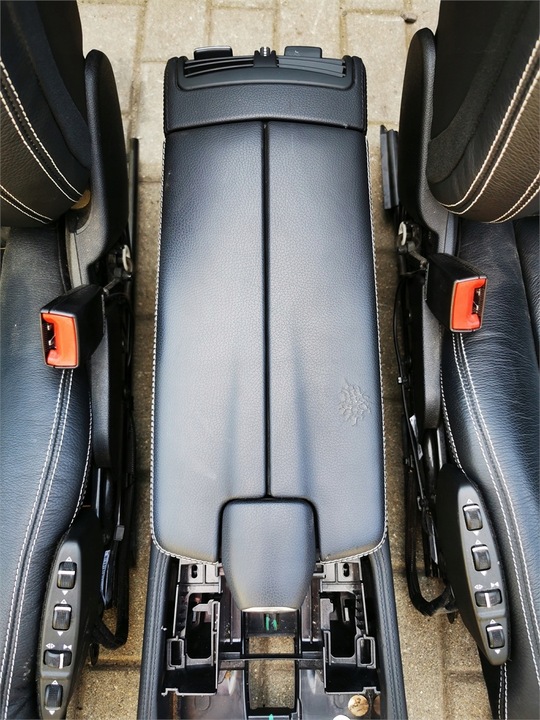 фото №6, Mercedes cls w218 x218 рестайлінг універсал салон сидіння диван обшивки європа