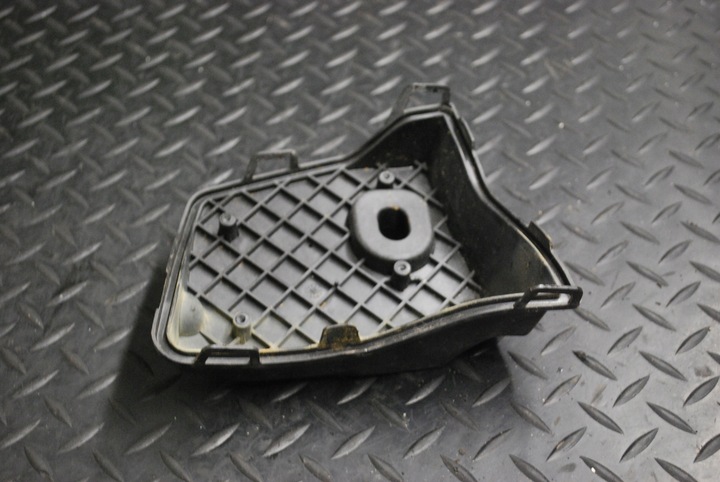 фото №5, Заглушка лампы левый зад w крыло audi a8 d3