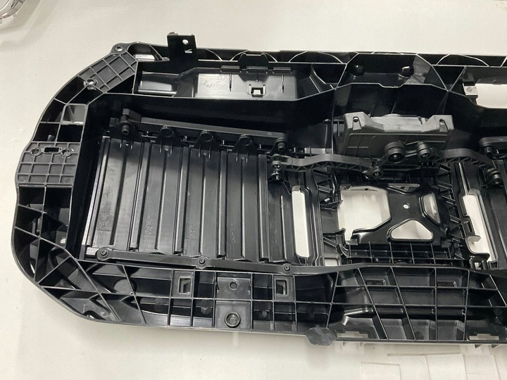 фото №11, Ролета, жалюзі, кермо повітря bmw i7/i-7 g70 2.046