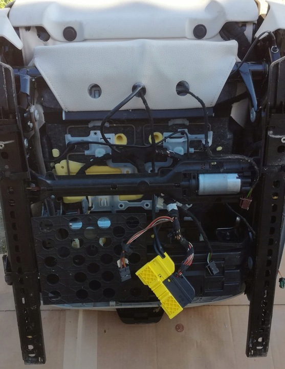 фото №16, Bmw x6 f16 сидіння диван обшивки перед зад м-пакет sport гарний isofix kpl.