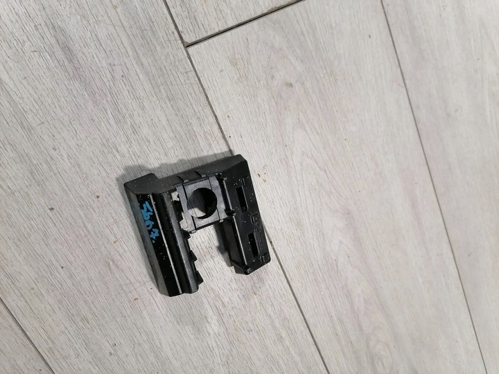 фото №7, Taycan кріплення датчик лівий зад 9j0807289