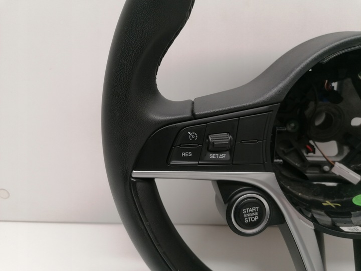 фото №5, Alfa romeo giulia кермо шкіра оригінал 2016-