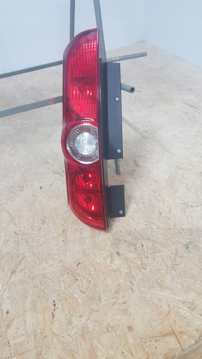 фото №3, Fiat doblo ii 2 combo c лампа задняя зад левая