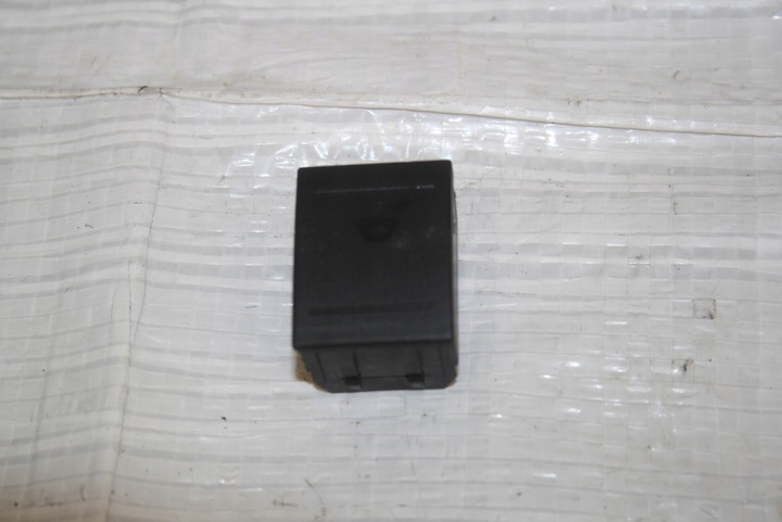 фото №7, Polo n9 заглушка выключателя консоли 6q0959623