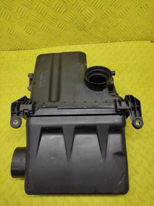 фото №6, Toyota yaris i 1.0 корпус фільтра повітря 2202023010