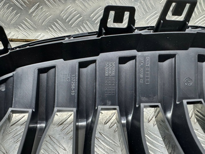 фото №7, Решітка решітка решітки радіатора bmw 1 f40 нове оригінал od reki нова 7076895 812212002