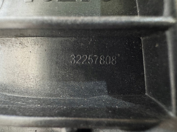 фото №4, Volvo v90 t8 гібрид 32257808 колектор впускний  v60 s60 xc60