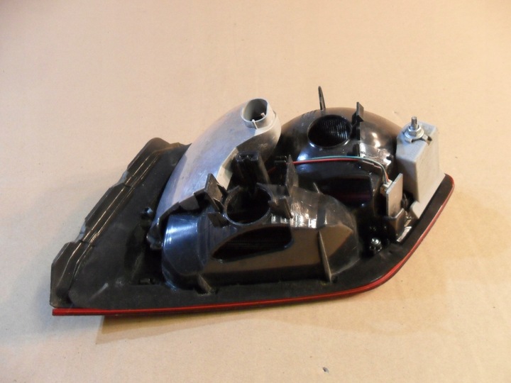 фото №13, Лампа задняя левая w крышка багажника bmw f45 7311041