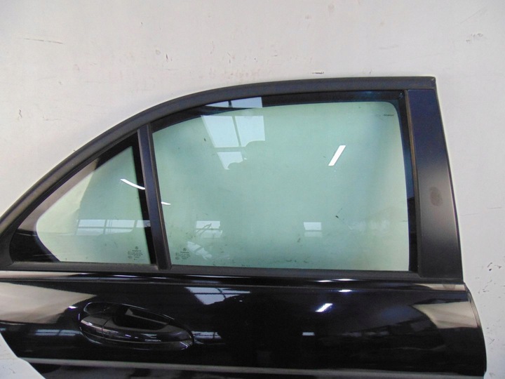 фото №15, Дверь правые зад mercedes c класс w204 sedan 2007-2011 цвет c197
