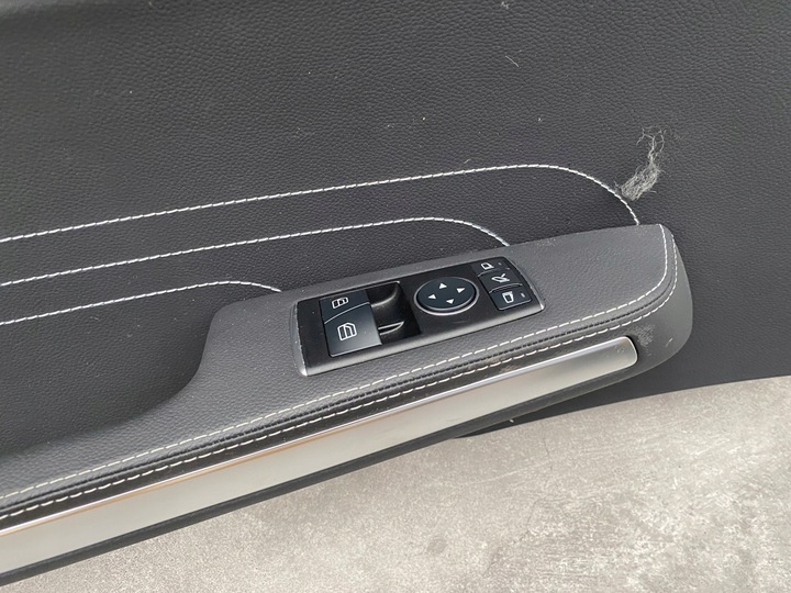 фото №5, Mercedes a197 amg sls оббивка двері ліва боковина