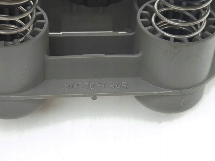 фото №7, Renault megane e-tech 2024 маскировочная накладка замка крышки 905707436r