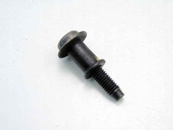 фото №1, Гвинт кришки клапанів 2.2 cdi mercedes w212 cls c218 s212 sprinter vito