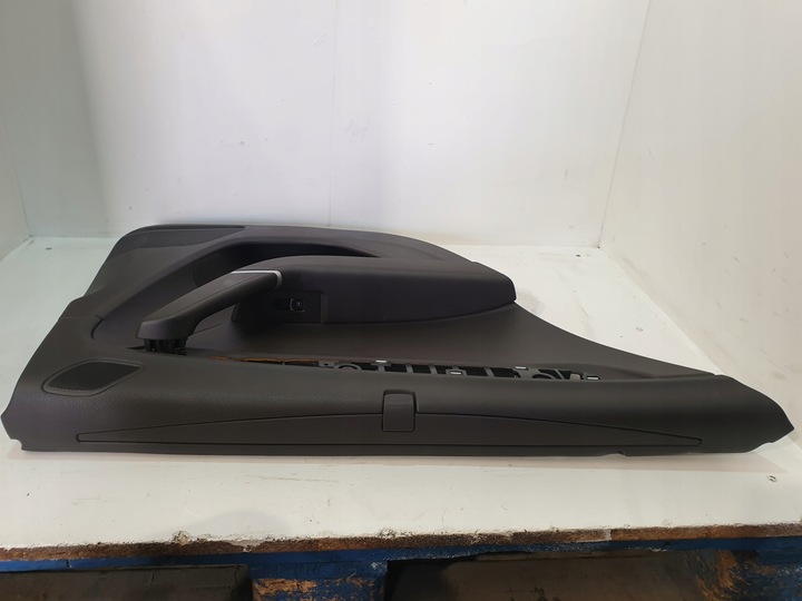 фото №6, Боковина двері лівий зад vw passat b7 2.0tdi 11r sedan захист колонки ролета