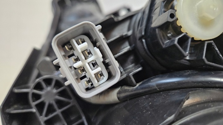 фото №12, Лампа перед ліва лінза led toyota verso-s ractis ii 2010-