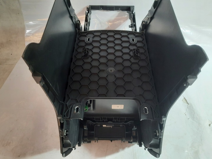 фото №8, Vw atlas 18-24 подлокотник бардачок 3cn.863.241 usa