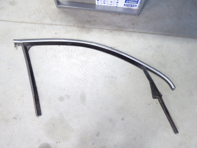 фото №2, Jetta v 05-11 golf v рамка двері прокладка скла перед права хром