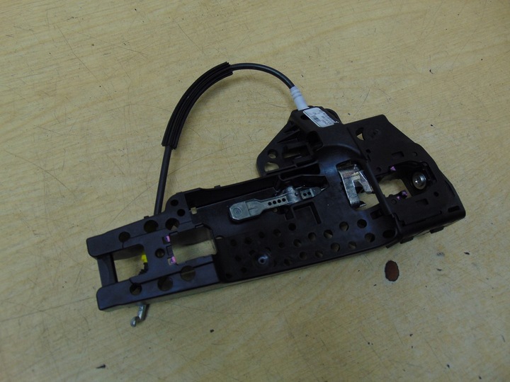 фото №13, Кронштейн кріплення ручка audi a4 a5 8t0837886