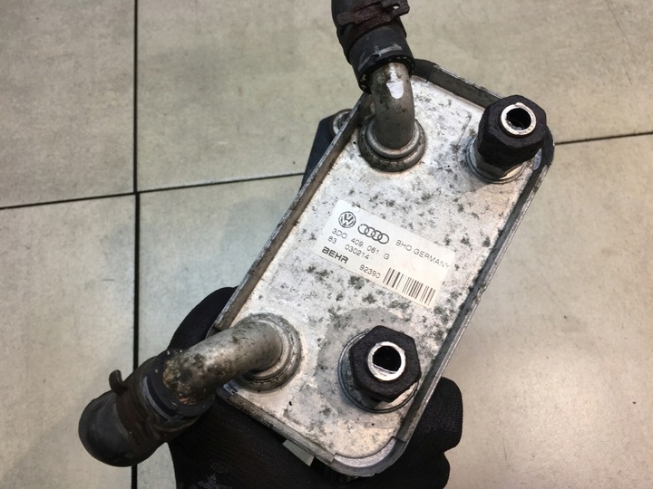 фото №4, Радіатор масла коробки phaeton 3.2 v6 3d0409061g