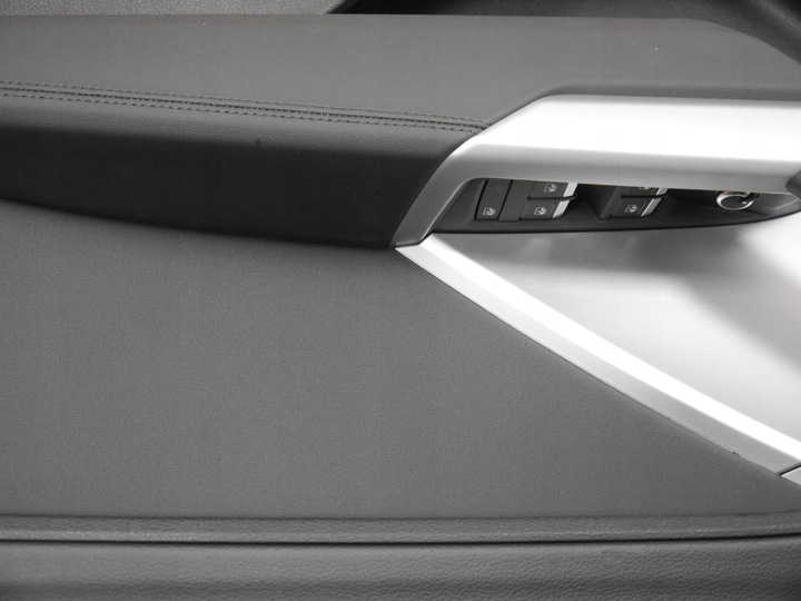 фото №3, Audi q3 83a боковина двері перед шкіра