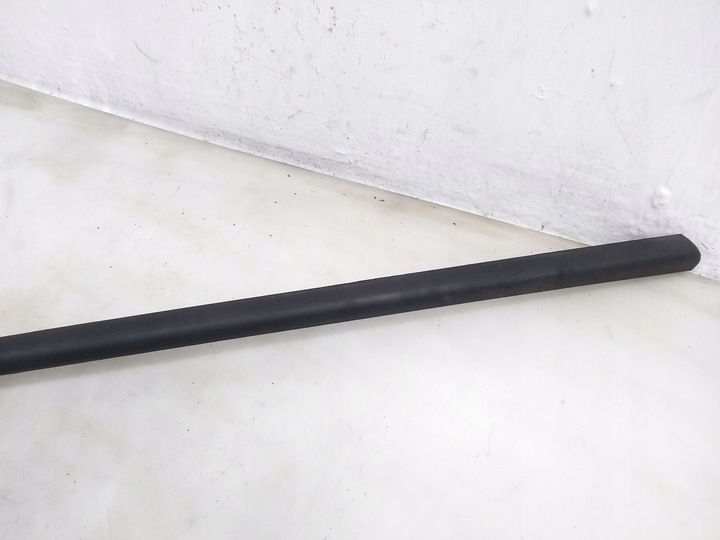 фото №5, Skoda karoq 2019 левая сторона планка стёкла лобовой / передний