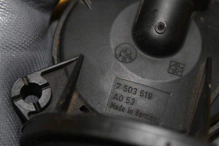 фото №7, Вентиляция картера сепаратор масла bmw e46 fl 1.8b 7503519