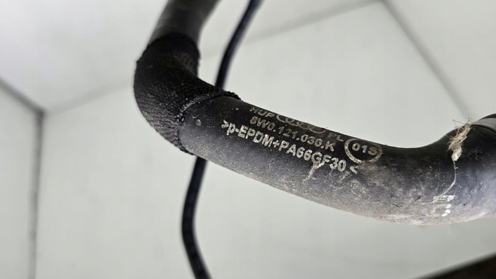 фото №10, Audi a4 b9 шланг шланг трубка воды 8w0121030k 8w0121140