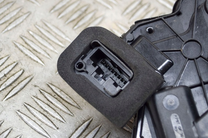 фото №6, Audi q3 f3 rs переднее правый замок дверь c6b-5tc837016b 5tc837016b 2019 rhd
