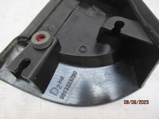 фото №9, Citroen c3 iii правые треугольник заглушка крыльев 9813323780