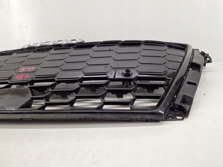 фото №8, Audi a3 8y0 20- решётка радиатора решётка