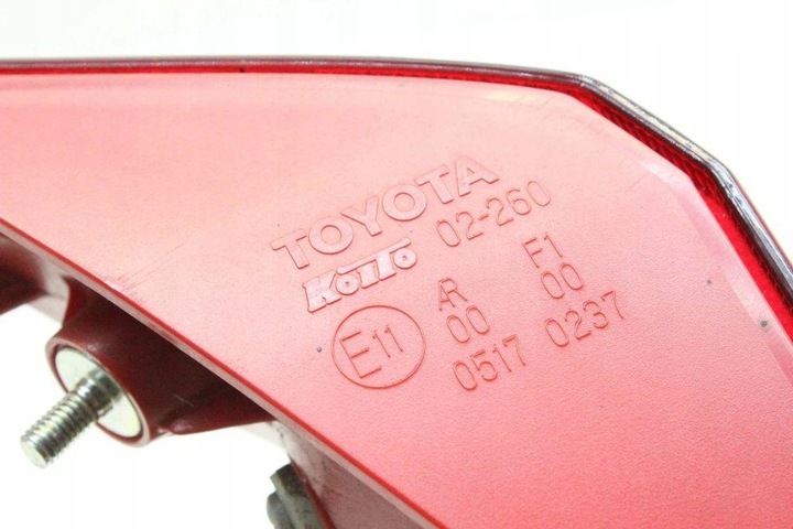 фото №14, Левая лампа крышки багажника toyota auris _e18_ 05170237 1.8l 2014