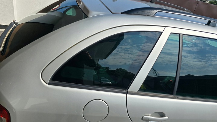 фото №1, Права скло кузовна skoda fabia 1999-2008 combi