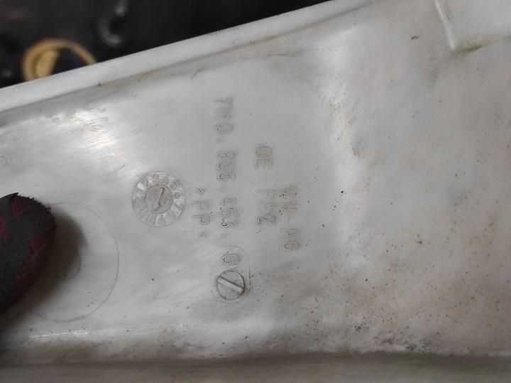 фото №6, Volkswagen оригинальный номер 7h0 955 453 бачок омывателя