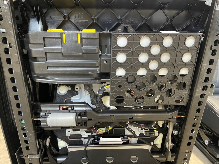 фото №11, Комплектні салон bmw x5 g05 lci 5km сидіння підігрів клапан масаж individual