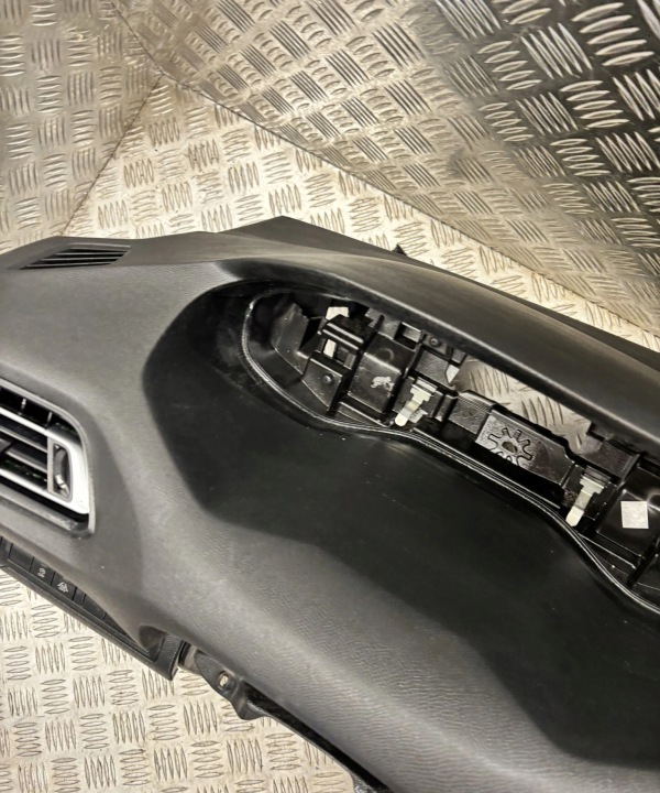 фото №11, Торпедо консоль подушка подушка пассажира peugeot 308 ii 2 t9 европа